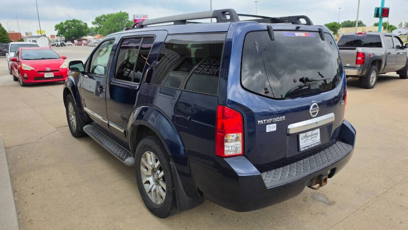 2012 Nissan Pathfinder LE