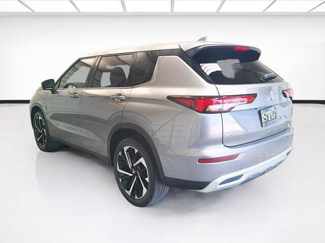 2022 Mitsubishi Outlander SE
