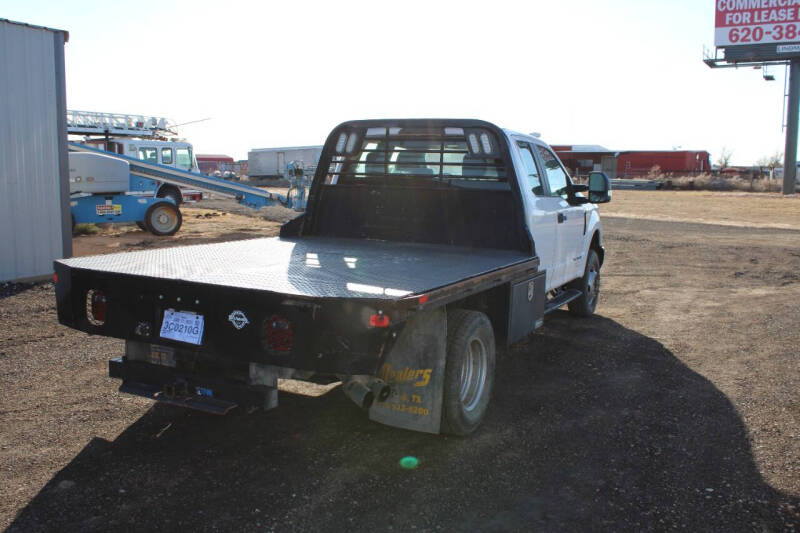 2018 Ford F-350 Super Duty Chassis Cab XL photo 5