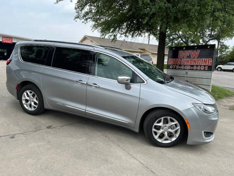 2020 Chrysler Pacifica for sale at Bad Credit Call Fadi in Dallas TX