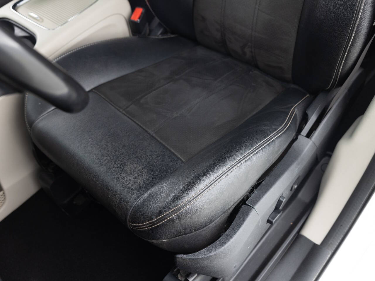 Used Car 2019 Dodge Grand Caravan  Sxt 4dr Mini Van For Sale Under $12,000 In Coal City, Illinois