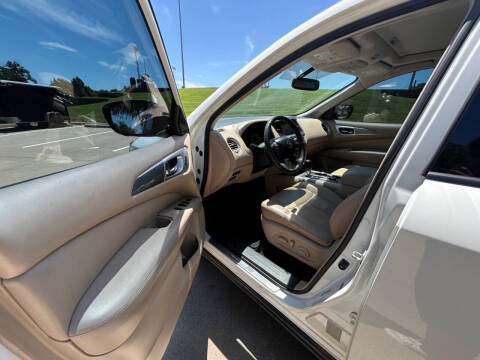 2017 Nissan Pathfinder Platinum