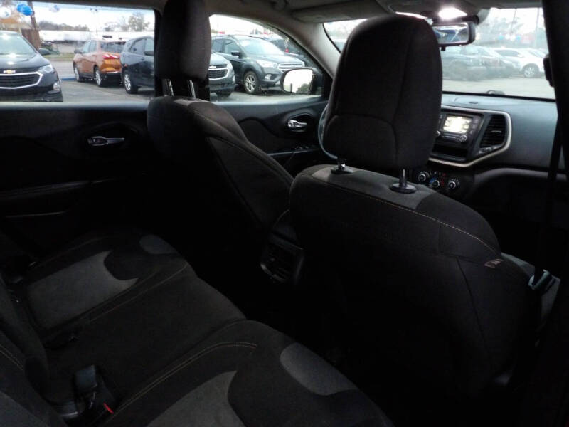 2016 Jeep Cherokee Sport