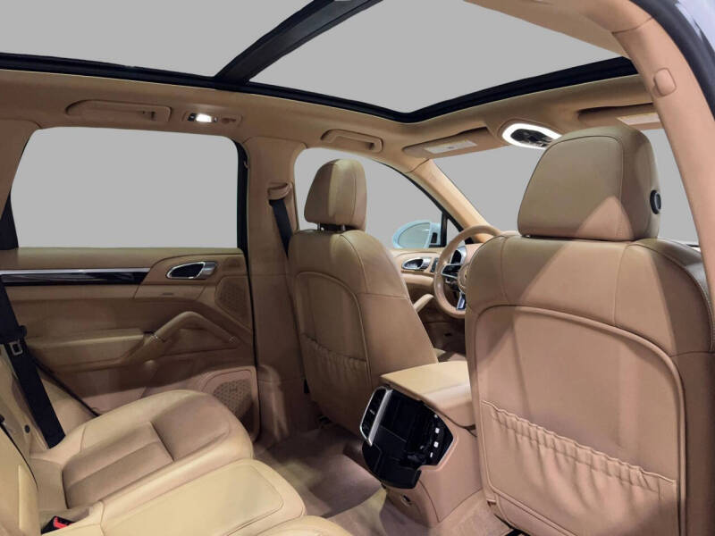 2015 Porsche Cayenne S E-Hybrid