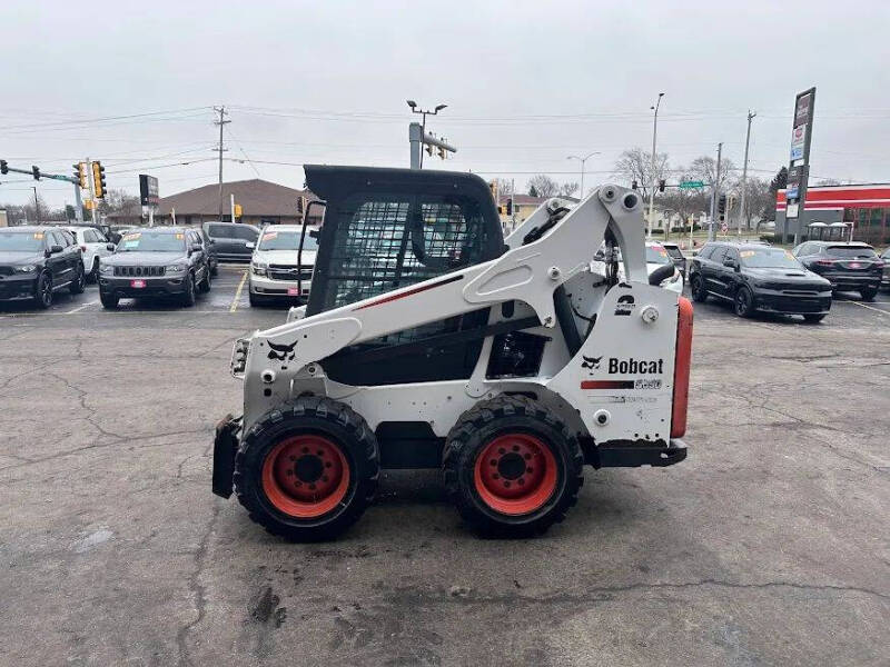 2014 Bobcat S590 TWO SPEED SKID STEER LOAD