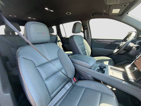 2024 GMC Acadia AT4