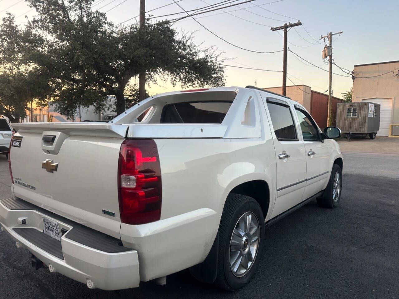 2010 Chevrolet Avalanche for sale at Sarenco Auto Inc in Dallas, TX