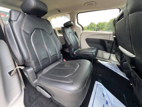 2017 Chrysler Pacifica Touring-L Plus