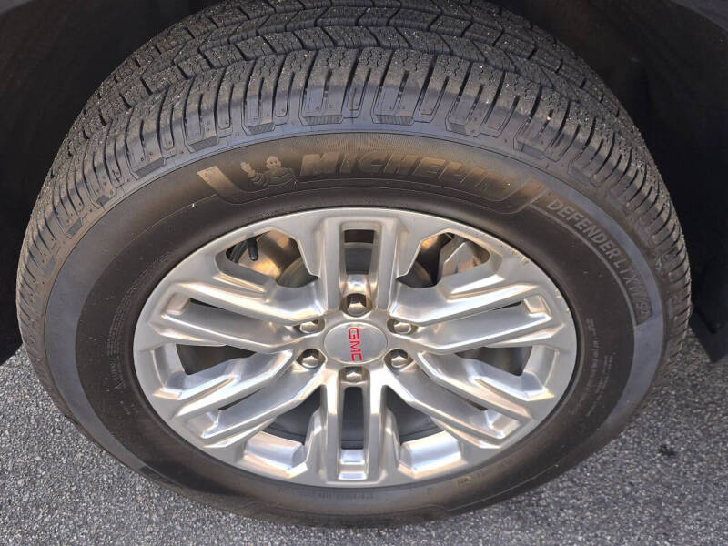 2023 GMC Yukon XL SLT