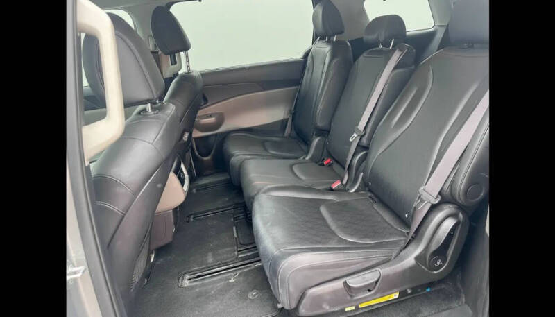 2025 Kia Carnival EX