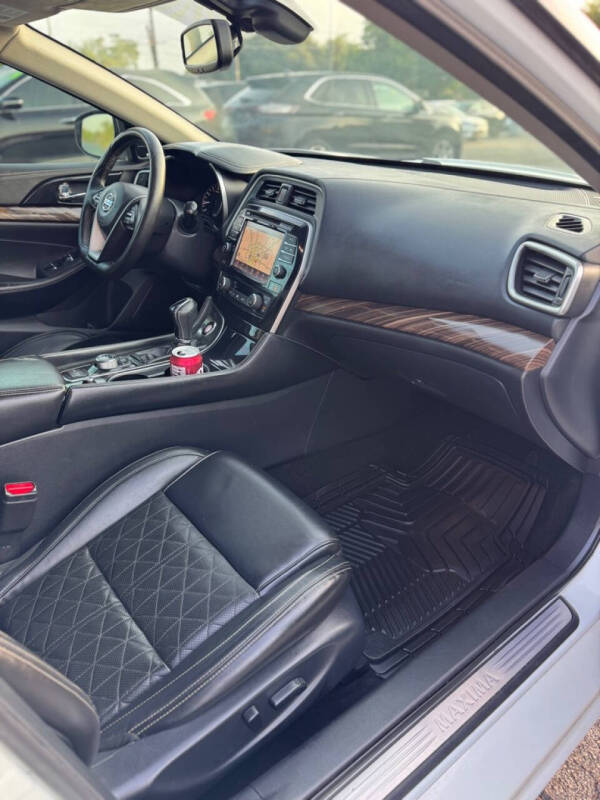 2017 Nissan Maxima