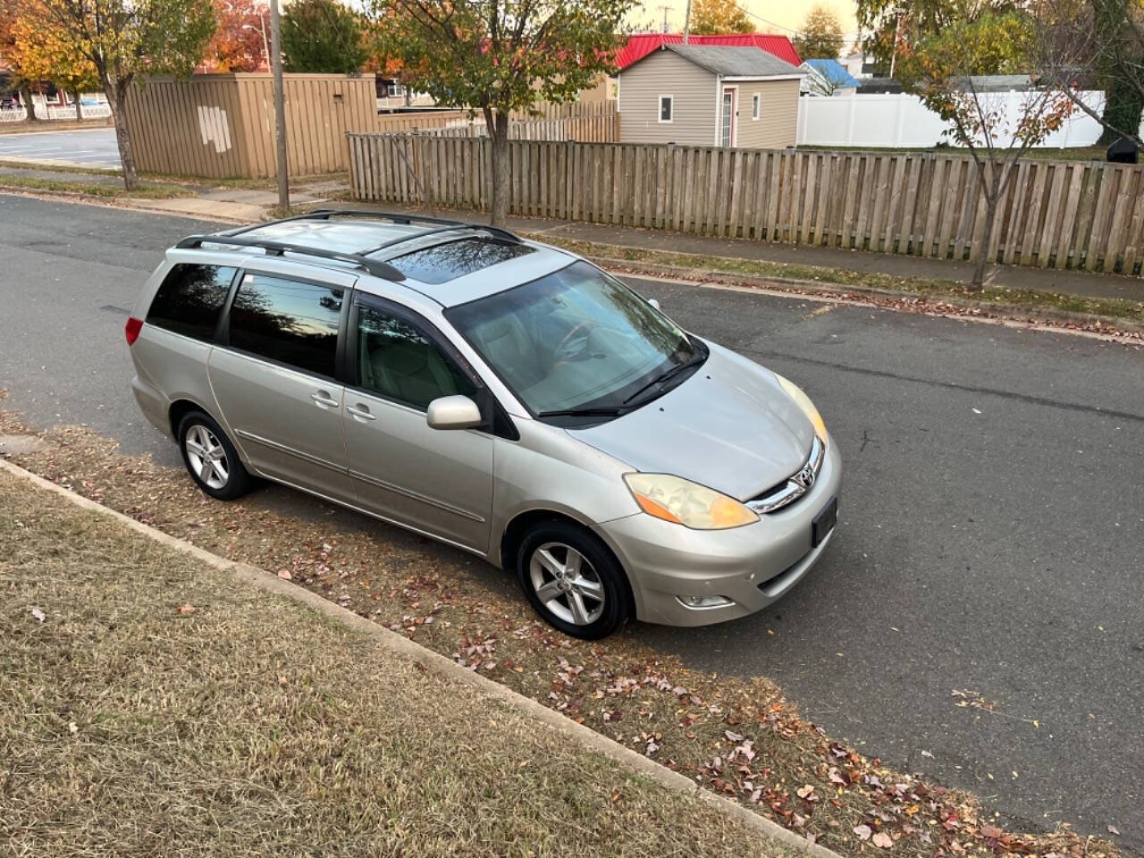 2006 Toyota Sienna for sale at Honesty Auto Sales in Fredericksburg, VA