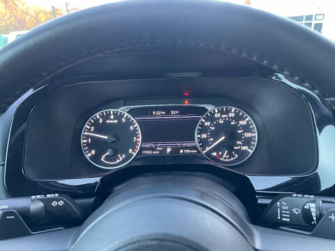 2025 Nissan Pathfinder SV