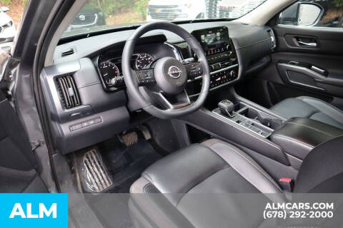 2023 Nissan Pathfinder SL