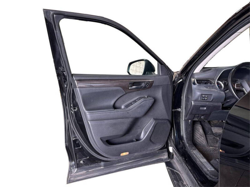 2022 Toyota Highlander Hybrid Limited