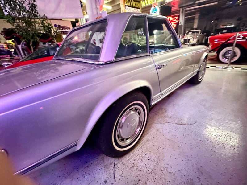 1970 Mercedes-Benz 280-Class