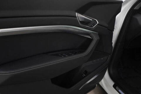 2023 Audi e-tron quattro Premium Plus