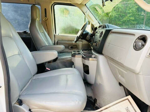 2014 Ford E-Series E-350 SD XL