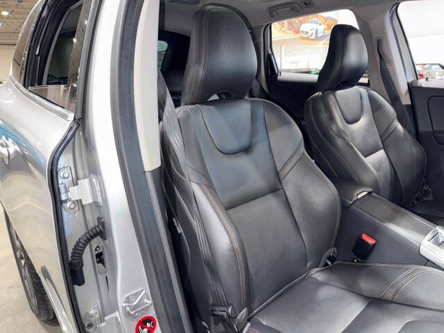 2017 Volvo XC60 T6 Dynamic