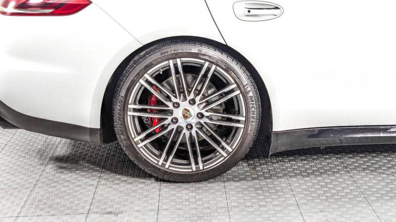 2015 Porsche Panamera GTS