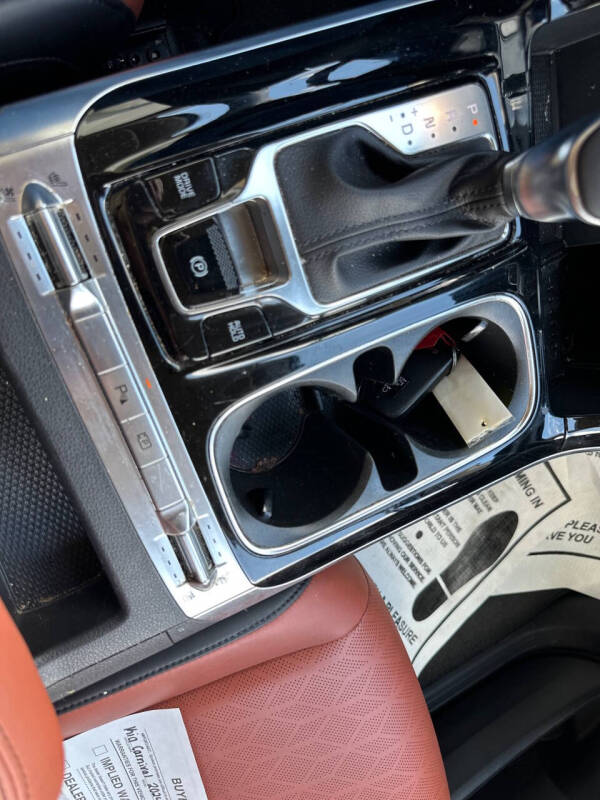 2024 Kia Carnival SX