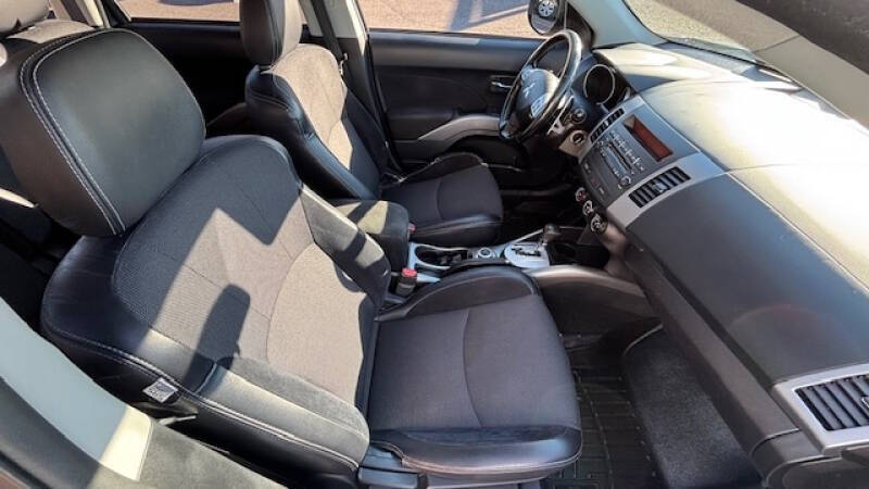 2011 Mitsubishi Outlander SE