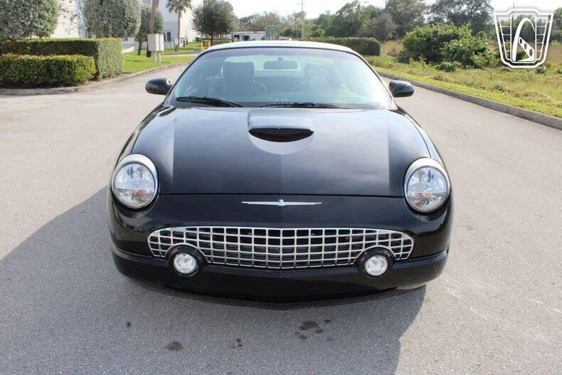 2005 Ford Thunderbird Deluxe