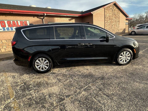 2021 Chrysler Voyager L
