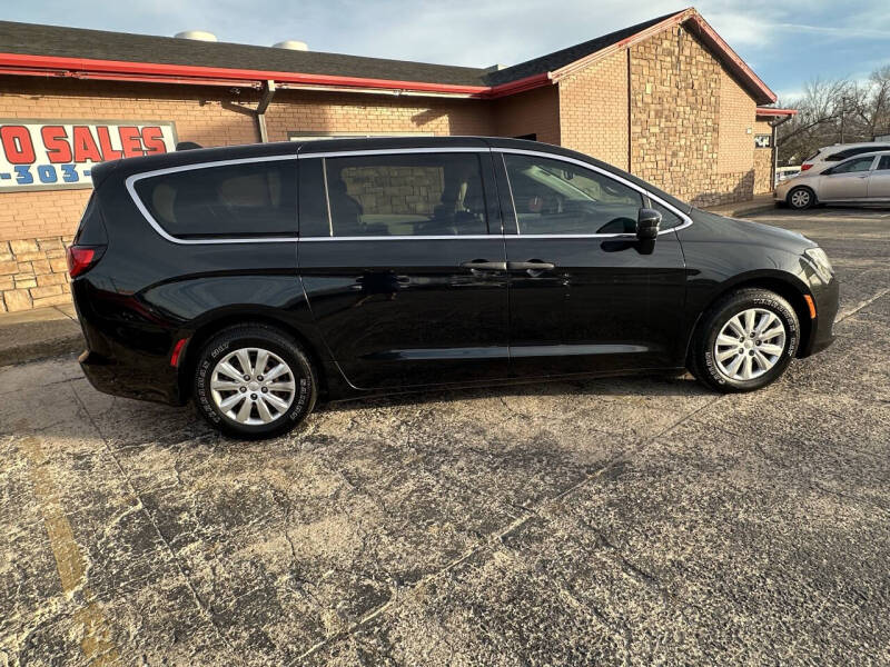 2021 Chrysler Voyager L