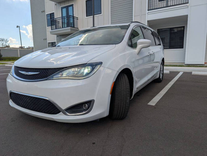 2017 Chrysler Pacifica Touring-L