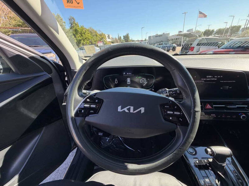 2023 Kia Niro EX