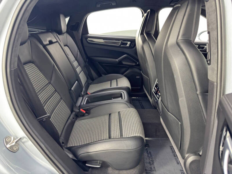 2021 Porsche Cayenne GTS Coupe