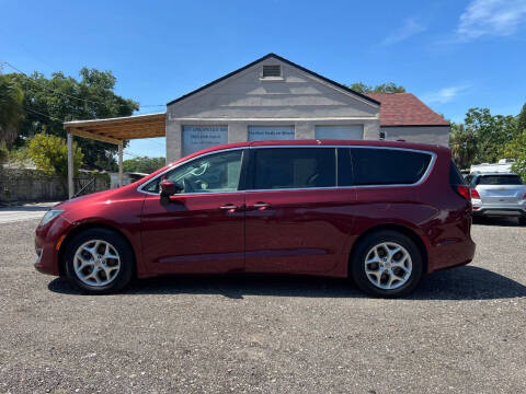 2017 Chrysler Pacifica Touring Plus
