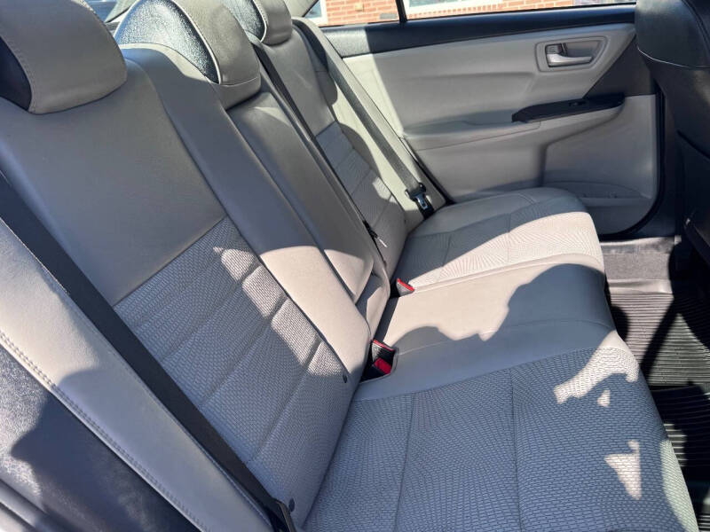 2016 Toyota Camry SE