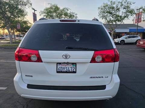 2007 Toyota Sienna LE 8-Passenger