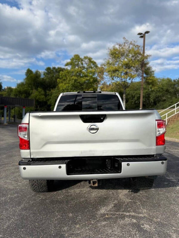 2018 Nissan Titan SV