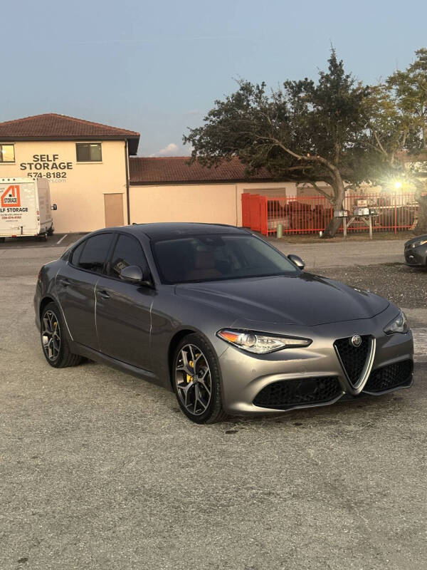 2019 Alfa Romeo Giulia Sport's photo