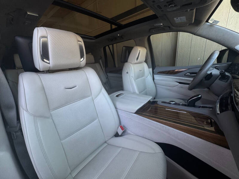 2022 Cadillac Escalade Sport Platinum