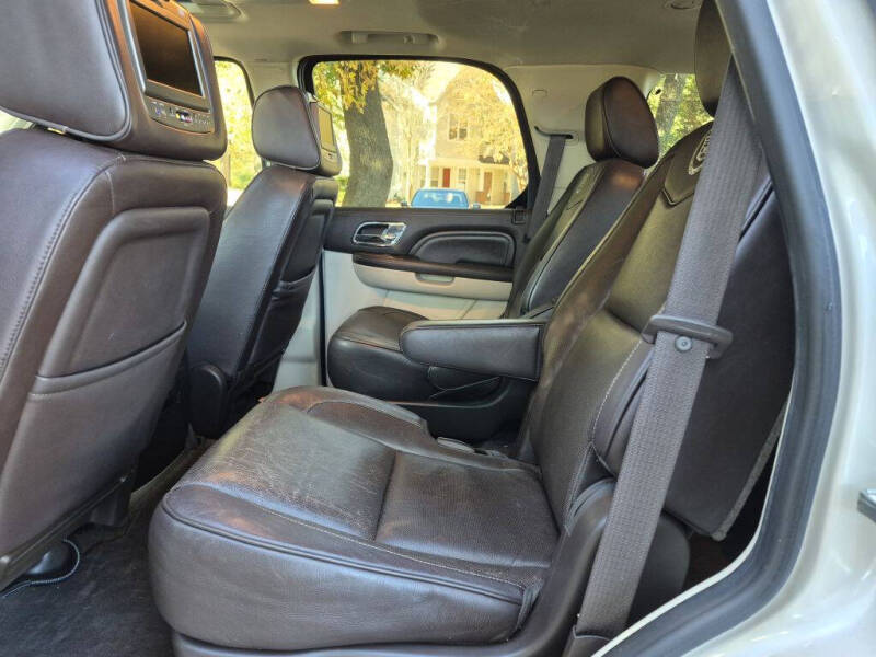 2011 Cadillac Escalade Platinum Edition