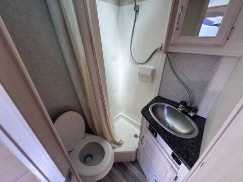 2018 Winnebago 1706FB