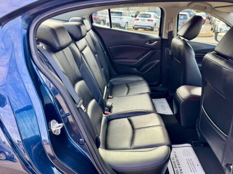 2018 Mazda MAZDA3 Touring