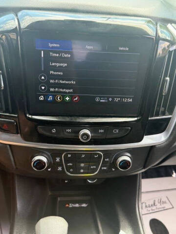 2022 Chevrolet Traverse LT Cloth