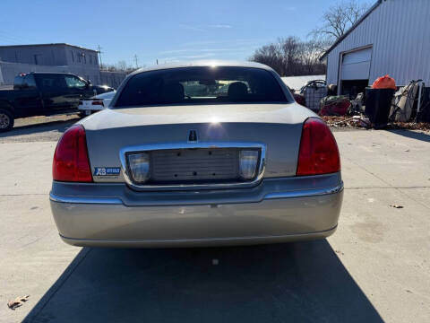 2008 Lincoln Town Car Signature Limited