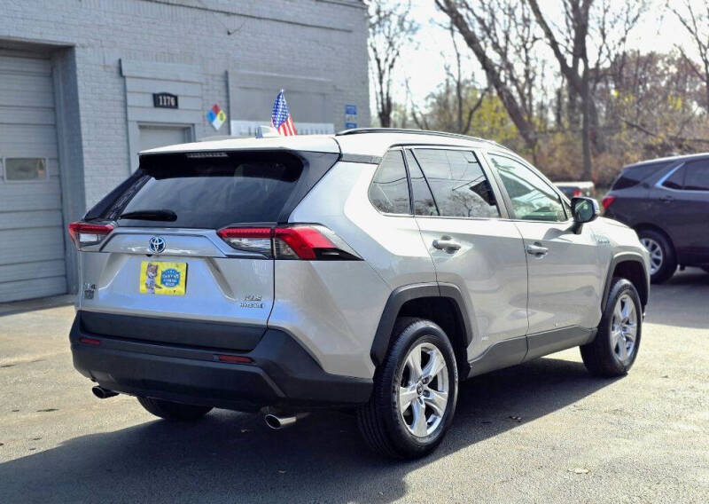 2020 Toyota RAV4 Hybrid XLE