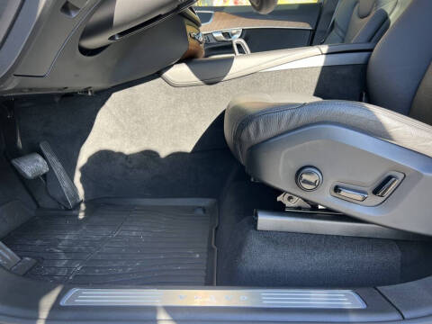 2024 Volvo XC90 B6 Plus Bright Theme 6P