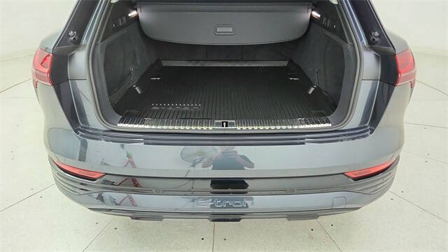 2024 Audi Q8 e-tron quattro Premium Plus