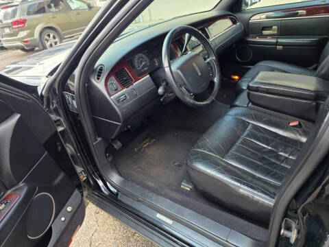 2005 Lincoln Town Car Executive