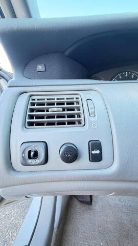 2004 Toyota Avalon XL