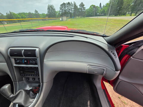2004 Ford Mustang GT Deluxe
