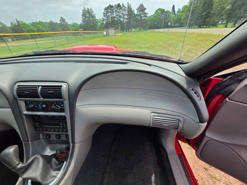 2004 Ford Mustang GT Deluxe